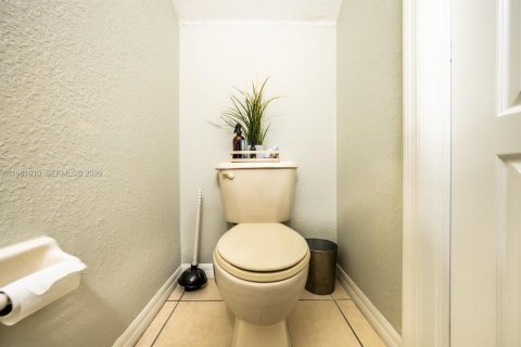 Купить таунхаус в Хайалиа, Флорида 3 спальни, 116.69м2, № 2044216 - фото 11