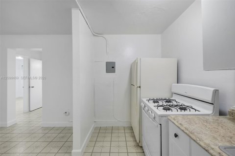 Villa ou maison à louer à Miami, Floride: 2 chambres, 74.32 m2 № 2366439 - photo 3