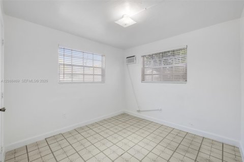 Villa ou maison à louer à Miami, Floride: 2 chambres, 74.32 m2 № 2366439 - photo 10