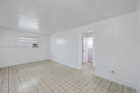 Villa ou maison à louer à Miami, Floride: 2 chambres, 74.32 m2 № 2366439 - photo 7