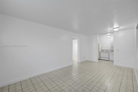 Villa ou maison à louer à Miami, Floride: 2 chambres, 74.32 m2 № 2366439 - photo 5