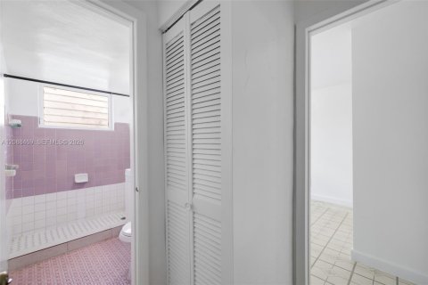 Villa ou maison à louer à Miami, Floride: 2 chambres, 74.32 m2 № 2366439 - photo 14