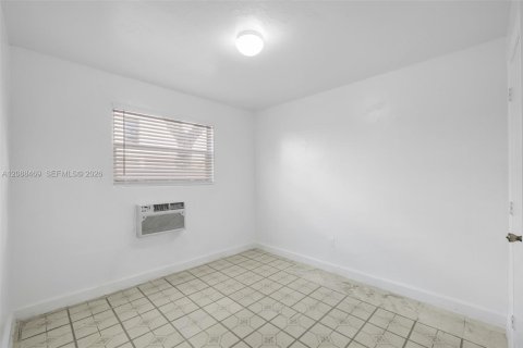 Villa ou maison à louer à Miami, Floride: 2 chambres, 74.32 m2 № 2366439 - photo 9