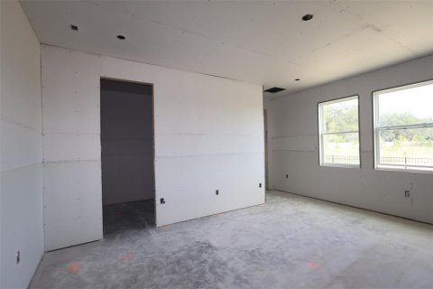 House in Apopka, Florida 5 bedrooms, 323.86 sq.m. № 2202503 - photo 9