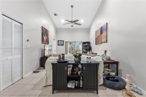 Villa ou maison à vendre à Homestead, Floride: 2 chambres, 98.2 m2 № 2000141 - photo 5