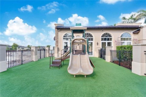 Villa ou maison à vendre à Homestead, Floride: 2 chambres, 98.2 m2 № 2000141 - photo 27