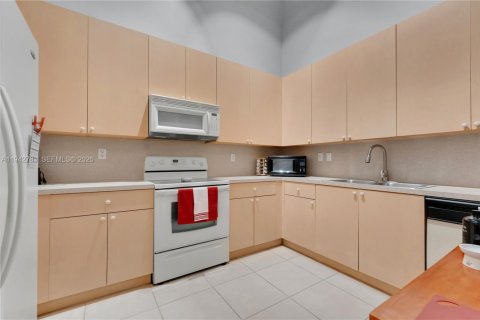 Villa ou maison à vendre à Homestead, Floride: 2 chambres, 98.2 m2 № 2000141 - photo 9