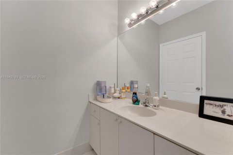 Villa ou maison à vendre à Homestead, Floride: 2 chambres, 98.2 m2 № 2000141 - photo 12