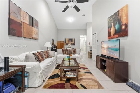 Villa ou maison à vendre à Homestead, Floride: 2 chambres, 98.2 m2 № 2000141 - photo 3