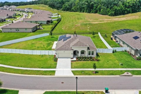 Casa en venta en Mount Dora, Florida, 3 dormitorios, 225.66 m2 № 1832643 - foto 2