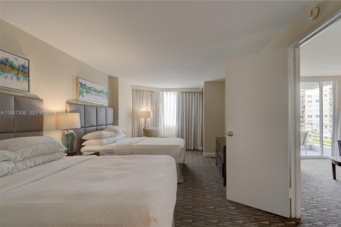 Condo in Fort Lauderdale, Florida, 1 bedroom  № 2003516 - photo 30