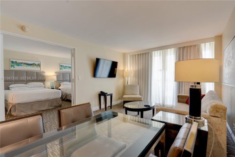 Condo in Fort Lauderdale, Florida, 1 bedroom  № 2003516 - photo 19