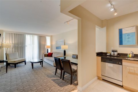 Condo in Fort Lauderdale, Florida, 1 bedroom  № 2003516 - photo 11
