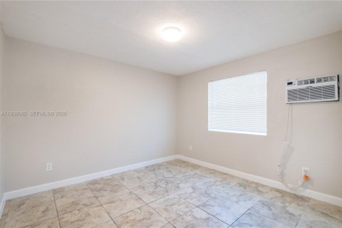 Снять в аренду квартиру в Хомстед, Флорида 2 спальни, № 1996343 - фото 8
