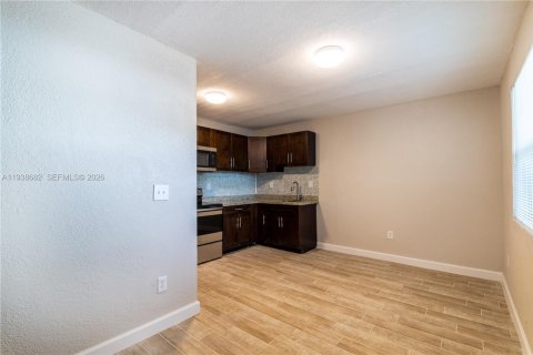 Снять в аренду квартиру в Хомстед, Флорида 2 спальни, № 1996343 - фото 4