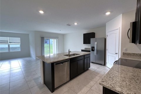 House in ASTONIA in Davenport, Florida 4 bedrooms, 171.5 sq.m. № 1851583 - photo 10