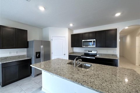 House in ASTONIA in Davenport, Florida 4 bedrooms, 171.5 sq.m. № 1851583 - photo 12