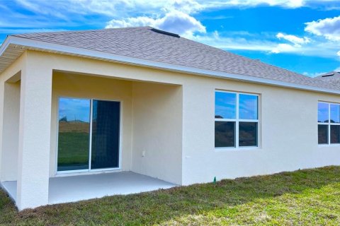 House in ASTONIA in Davenport, Florida 4 bedrooms, 171.5 sq.m. № 1851583 - photo 14