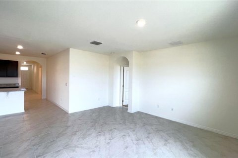 House in ASTONIA in Davenport, Florida 4 bedrooms, 171.5 sq.m. № 1851583 - photo 4