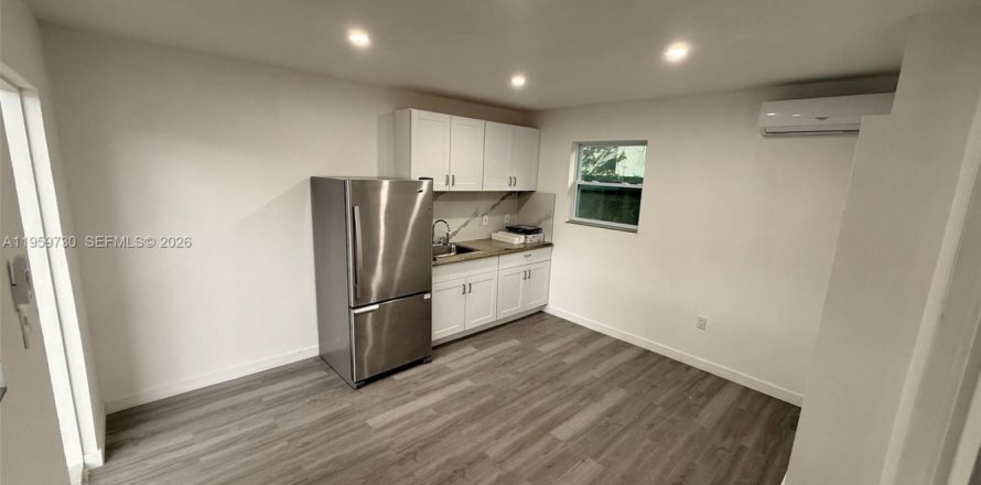 Дом в Холливуд, Флорида 1 спальня, 177.54м2 № 2019968