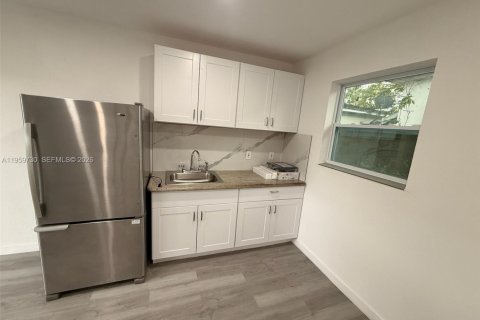 Снять в аренду виллу или дом в Холливуд, Флорида 1 спальня, 177.54м2, № 2019968 - фото 2