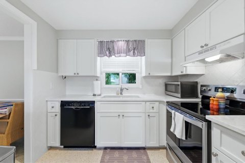 Villa ou maison à vendre à Englewood, Floride: 2 chambres, 151.24 m2 № 2420553 - photo 8