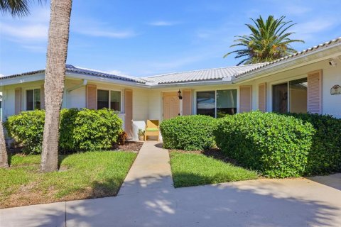 Villa ou maison à vendre à Englewood, Floride: 2 chambres, 151.24 m2 № 2420553 - photo 2