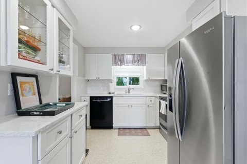 Villa ou maison à vendre à Englewood, Floride: 2 chambres, 151.24 m2 № 2420553 - photo 9