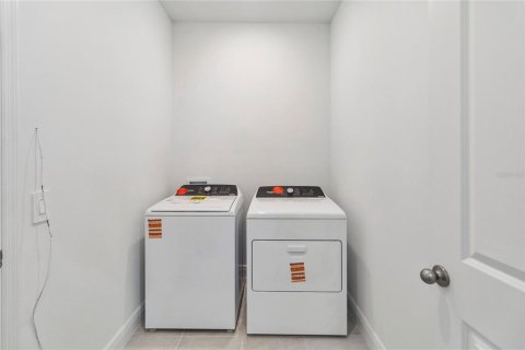 Adosado en venta en Minneola, Florida, 4 dormitorios, 190.82 m2 № 1761445 - foto 18