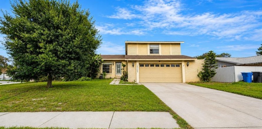 Villa ou maison à Tampa, Floride 4 chambres, 234.11 m2 № 2230715