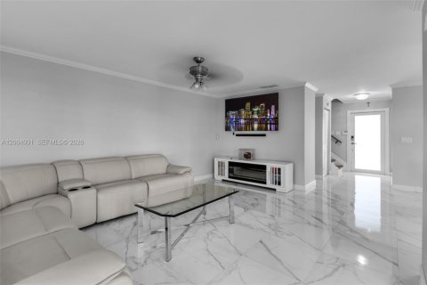 Купить виллу или дом в Майами, Флорида 3 спальни, 159.05м2, № 2068269 - фото 7