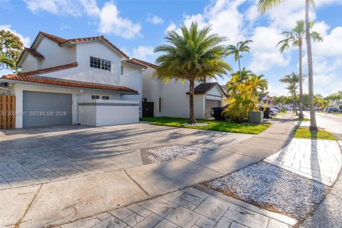 Купить виллу или дом в Майами, Флорида 3 спальни, 159.05м2, № 2068269 - фото 2