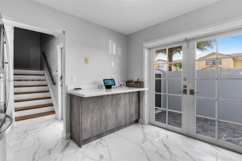 Купить виллу или дом в Майами, Флорида 3 спальни, 159.05м2, № 2068269 - фото 11