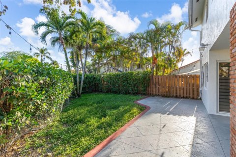 Купить виллу или дом в Майами, Флорида 3 спальни, 159.05м2, № 2068269 - фото 24