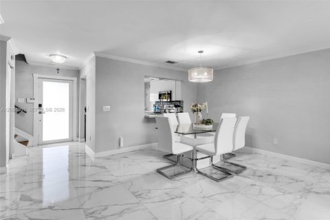 Купить виллу или дом в Майами, Флорида 3 спальни, 159.05м2, № 2068269 - фото 8