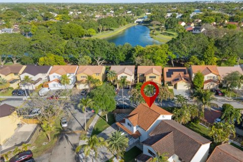 Купить виллу или дом в Майами, Флорида 3 спальни, 159.05м2, № 2068269 - фото 30