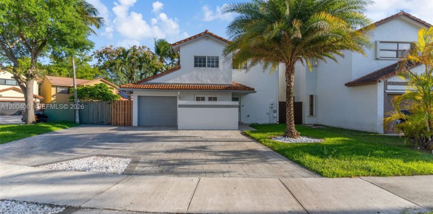 Дом в Майами, Флорида 3 спальни, 159.05м2 № 2068269