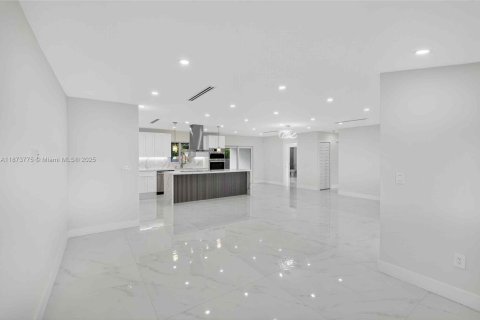 Casa en venta en Miami, Florida, 3 dormitorios, 162.67 m2 № 1928547 - foto 10
