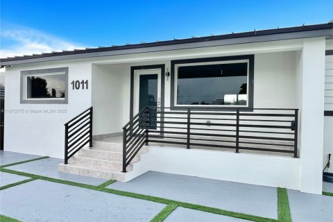 Casa en venta en Miami, Florida, 3 dormitorios, 162.67 m2 № 1928547 - foto 6