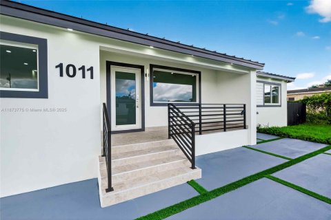 Casa en venta en Miami, Florida, 3 dormitorios, 162.67 m2 № 1928547 - foto 7