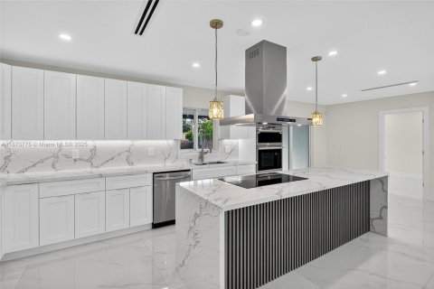 Casa en venta en Miami, Florida, 3 dormitorios, 162.67 m2 № 1928547 - foto 17
