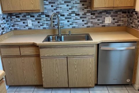 Condo in Ormond Beach, Florida, 2 bedrooms  № 1749354 - photo 9