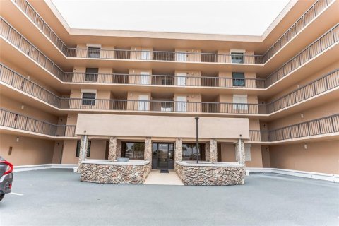Condo in Ormond Beach, Florida, 2 bedrooms  № 1749354 - photo 1