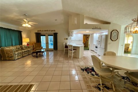 House in Silver Springs Shores, Florida 4 bedrooms, 256.69 sq.m. № 1256224 - photo 9