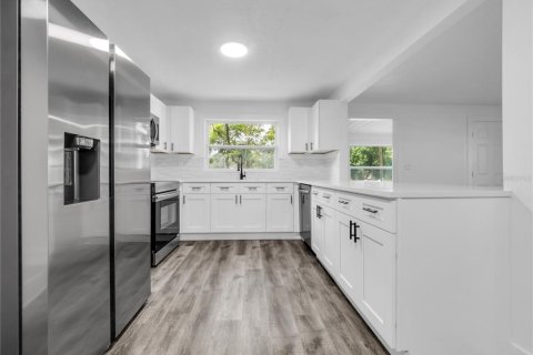 Villa ou maison à vendre à Tampa, Floride: 2 chambres, 81.94 m2 № 2436742 - photo 6