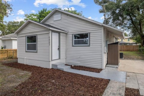 Villa ou maison à vendre à Tampa, Floride: 2 chambres, 81.94 m2 № 2436742 - photo 3