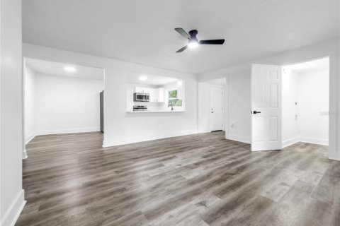 Villa ou maison à vendre à Tampa, Floride: 2 chambres, 81.94 m2 № 2436742 - photo 11