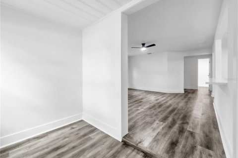 Villa ou maison à vendre à Tampa, Floride: 2 chambres, 81.94 m2 № 2436742 - photo 27