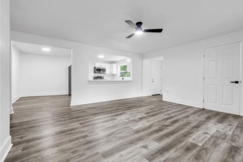 Villa ou maison à vendre à Tampa, Floride: 2 chambres, 81.94 m2 № 2436742 - photo 12
