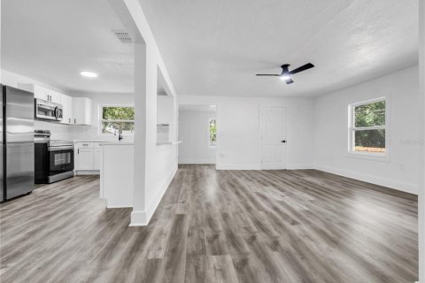 Villa ou maison à vendre à Tampa, Floride: 2 chambres, 81.94 m2 № 2436742 - photo 10